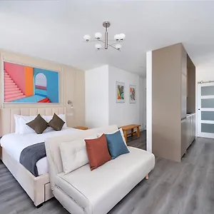 cozy-studios-in-the-heart-of-shoreditch.cambridgehotelsuk.com/