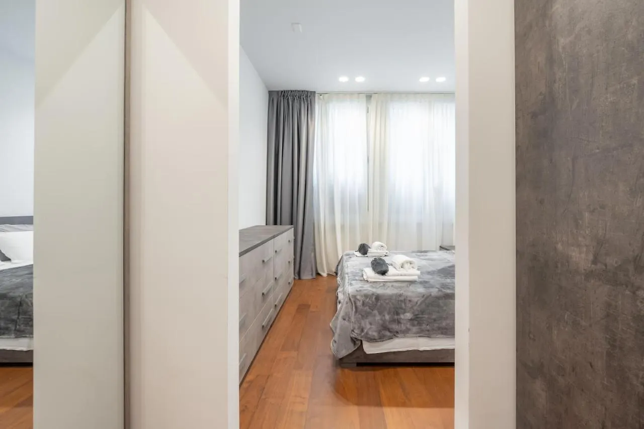 Apartamento We Home - Broletto Boutique Milán