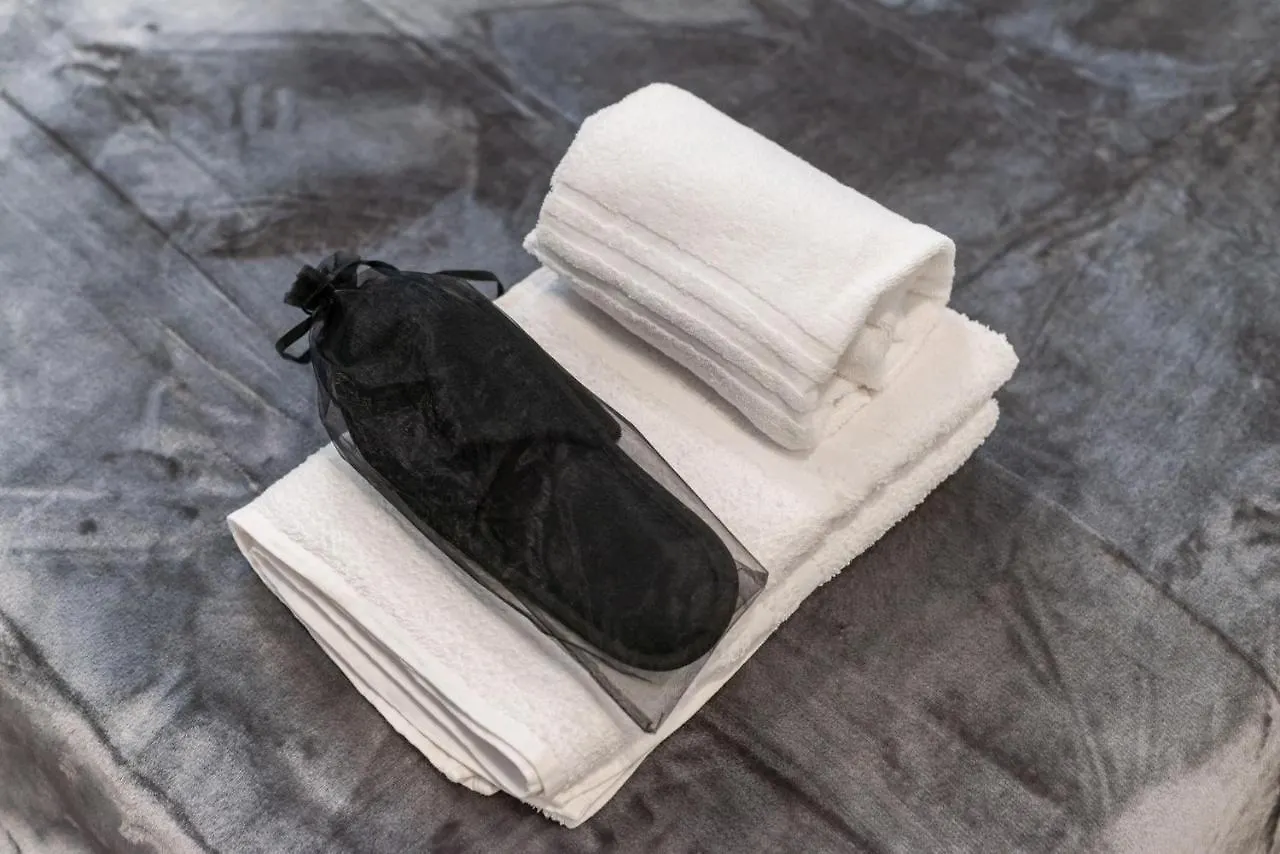 We Home - Broletto Boutique Milan Apartment